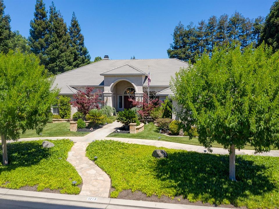 2nd image of 3213 Papillon Ct