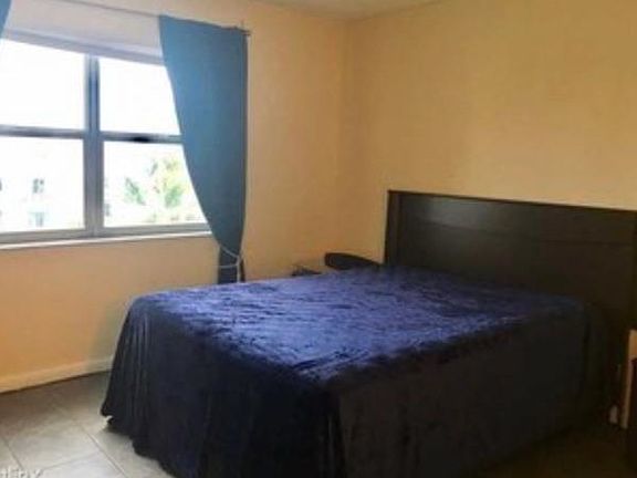 4th image of 3849 NE 169th St APT 203