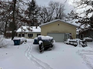 6692 Sawmill Rd, Harrison, MI 48625