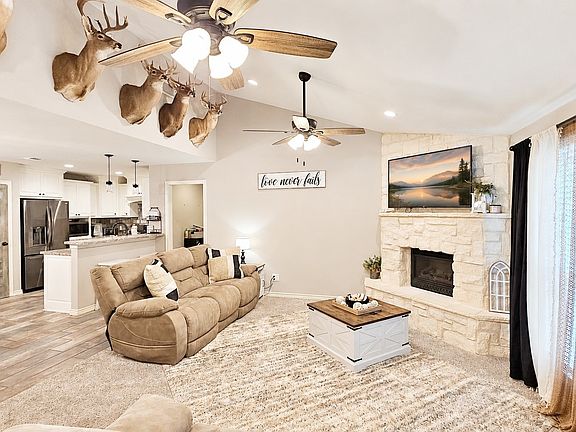 3rd image of 221 Avenue C #S
