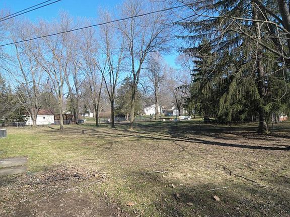 4th image of 16589 Upper 4th St N