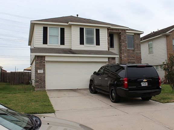 3rd image of 2822 Gorki Park Dr