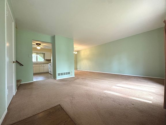 4th image of 786 N Washington Ave