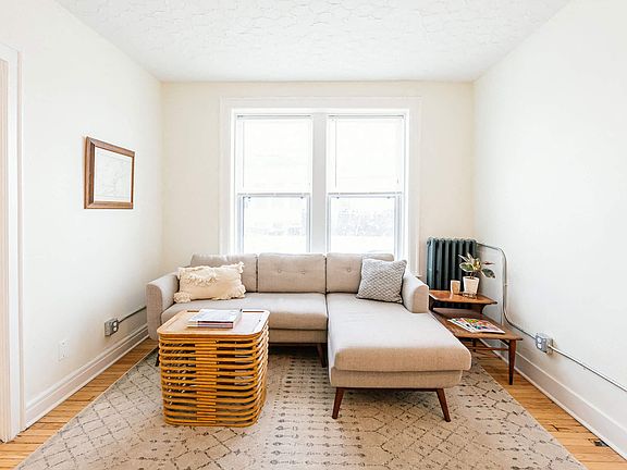 5th image of 133 E Grand Blvd APT 208