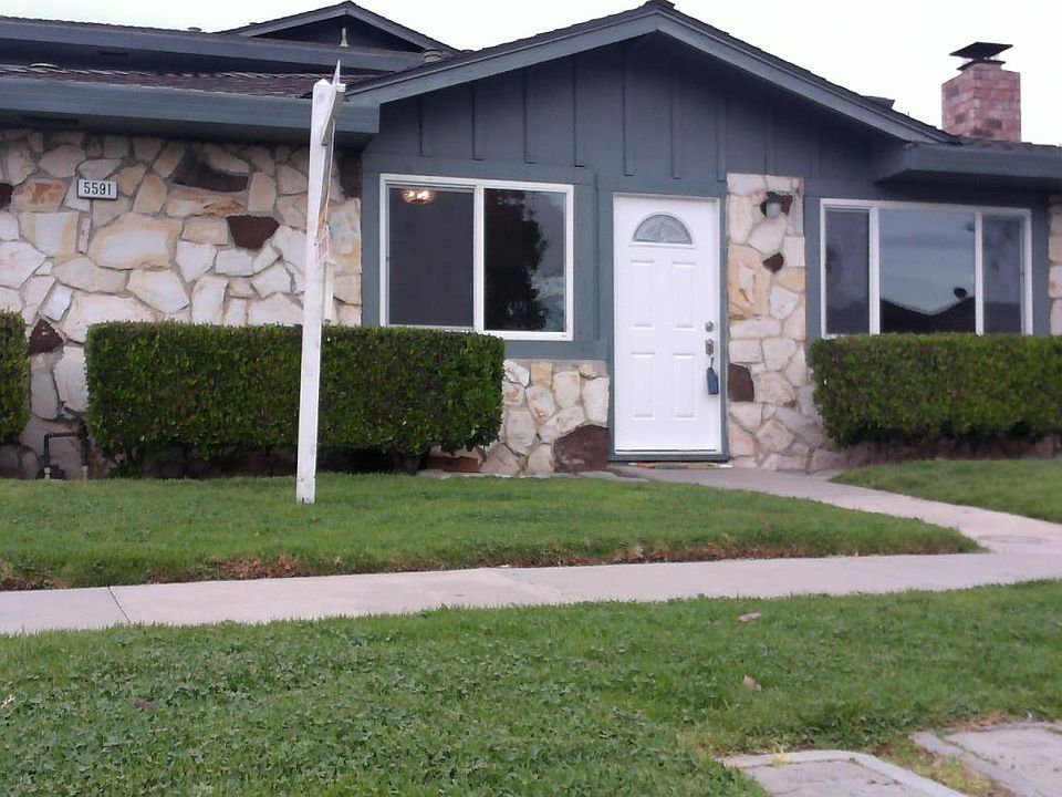 1st image of 5591 Spinnaker Dr APT 1
