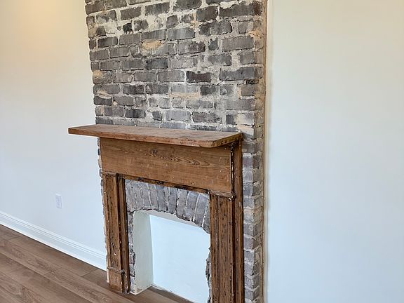 3rd image of 4131 Willow St #4133