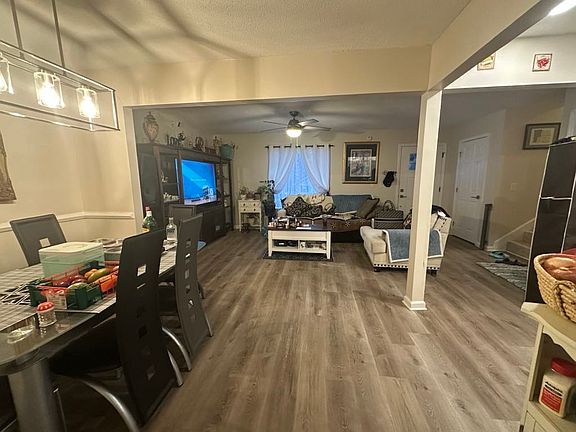 5th image of 136 Westwood Dr
