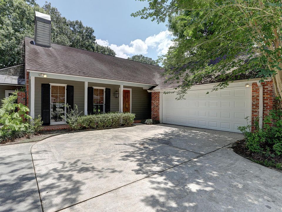 1st image of 209 Larchwood Dr
