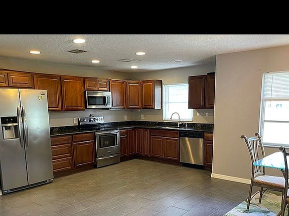 5th image of 422 N McGowan Ave