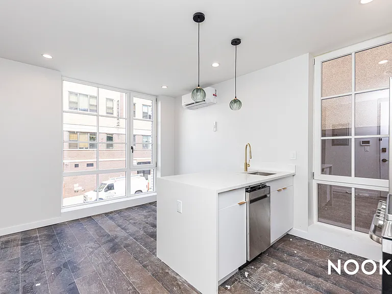 160 20th St #3B — Photo 2