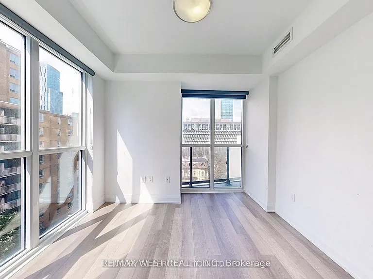 77 Mutual St #708 — Photo 14