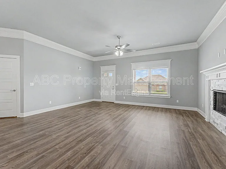 361 Captain Hopkins St — Photo 7
