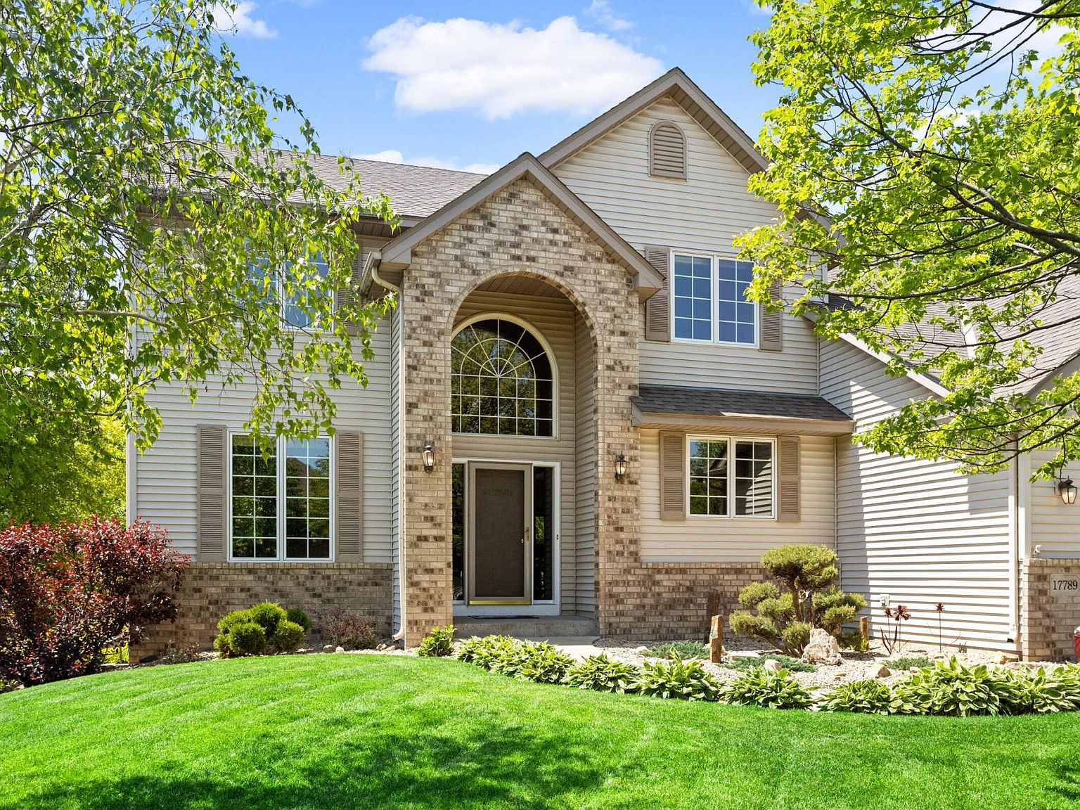 やひ 17789 Idawood Path, Lakeville, MN 55044 | Zillow
