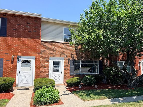 3rd image of 276 Temple Hill Road #906