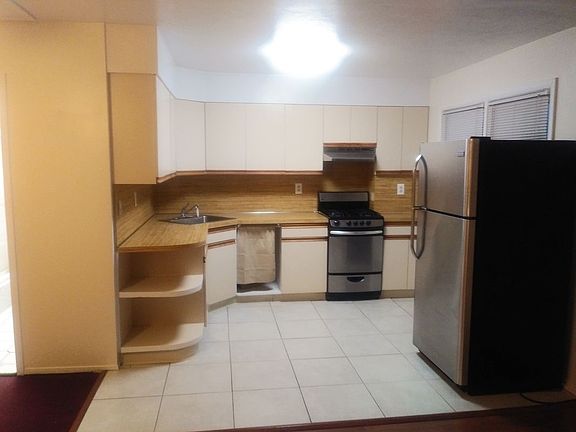3rd image of 92-08 Ditmars Blvd #2
