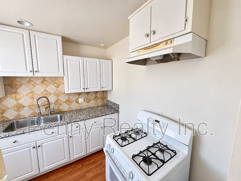 1 bed, 1.0 bath, 500 sqft, $2,095 — Photo 2