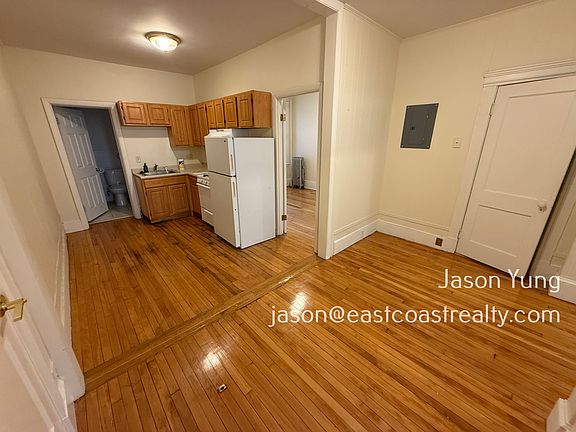 4th image of 21 Royce Rd #208