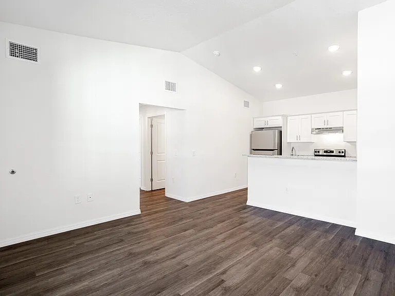 915 Ariana Apartment Community — Photo 51