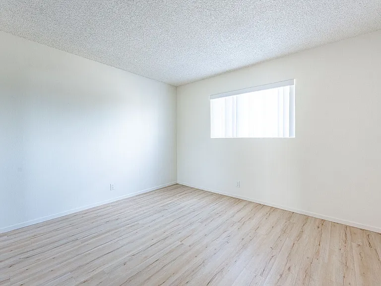 Harmony Court Apartments — Photo 28