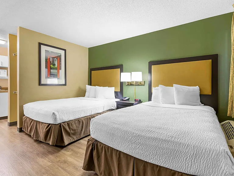 Studio Suite - 2 Full Beds