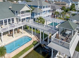 13611 Windlass Cir, Galveston, TX 77554