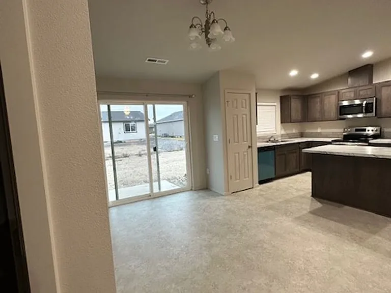 1010 E Mount Baker St — Photo 4