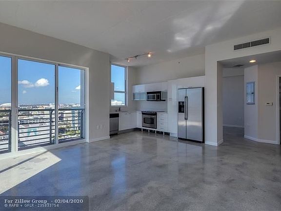 4th image of 133 NE 2nd Ave APT 2619