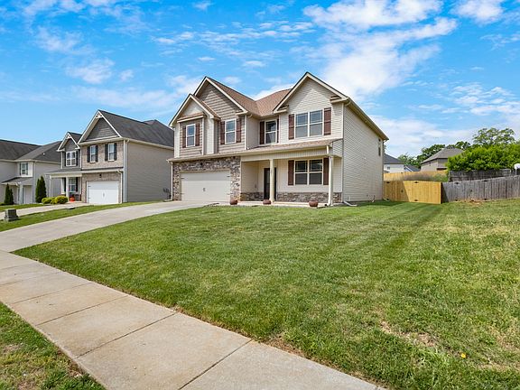3rd image of 1283 Black Oak Cir