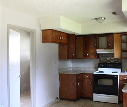 5th image of 707 N 22nd Pl