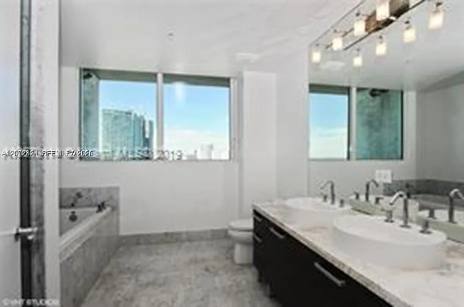 Vizcayne North Condo — Photo 2