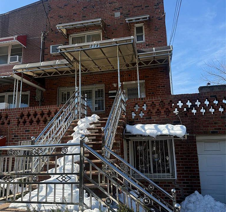 1st image of 218 E 88th Street