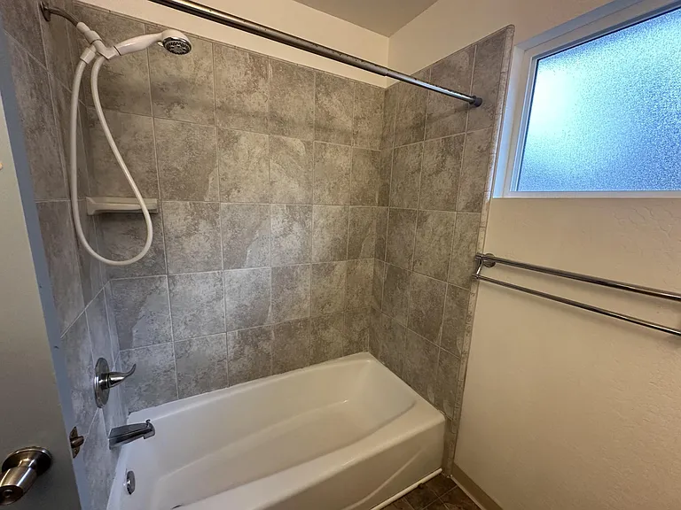 1121 Chestnut St — Photo 10