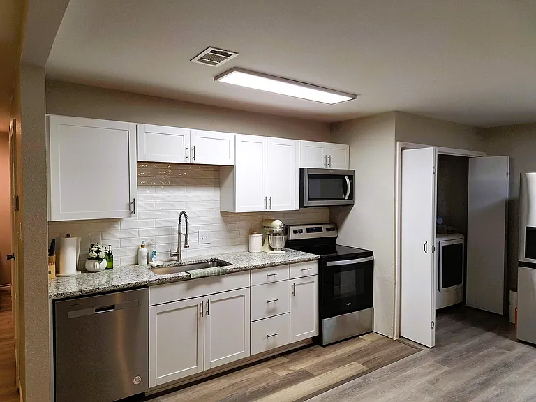 316 N Heights Dr — Photo 10