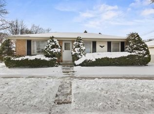 7707 W Bobolink Ave, Milwaukee, WI 53218