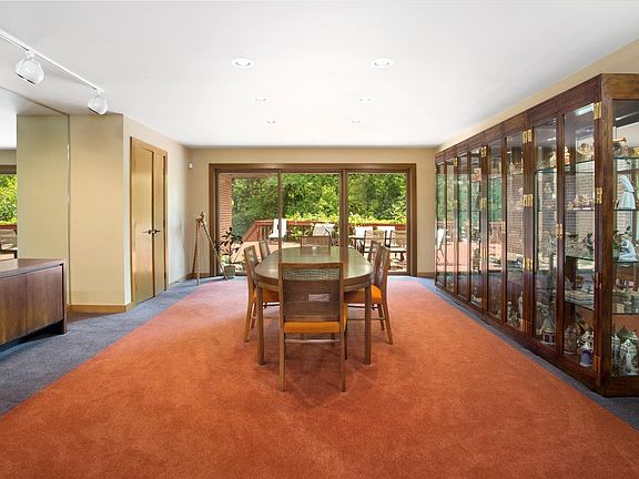 5th image of 9180 Meadow Grove Ln