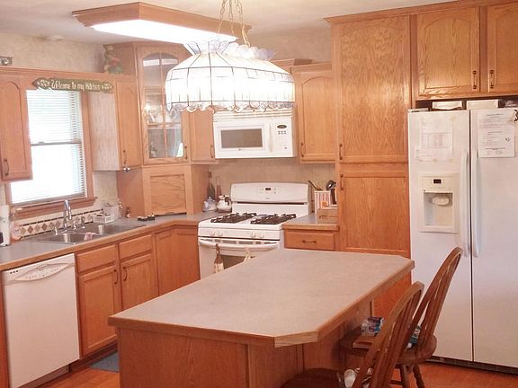 5th image of 17 Harvest Ln