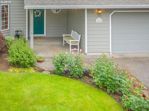3rd image of 15805 NE 37th St