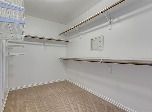 3rd image of 14471 Ontario Cir