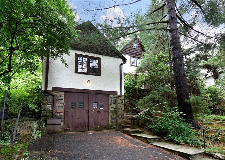 1st image of 234 Villard Ave