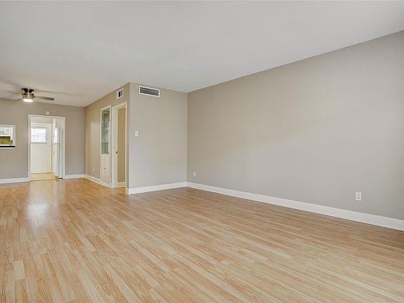5th image of 1807 Stoney Brook Dr APT 204