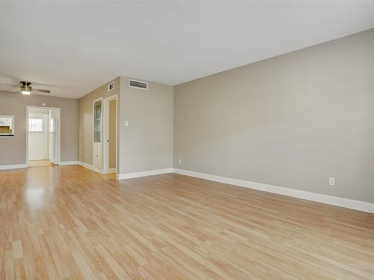 1807 Stoney Brook Dr #67 — Photo 5