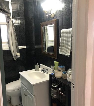 3rd image of 1071 Davenport Rd #1A