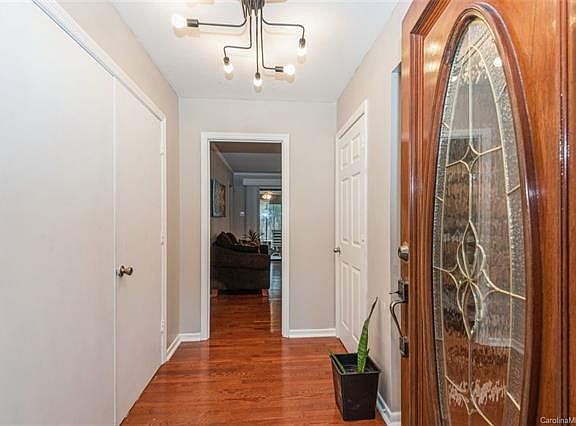 4th image of 3019 Wimbledon Ln