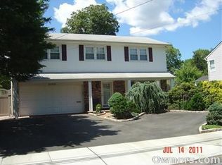 2069 Hampton Way, Merrick, NY 11566