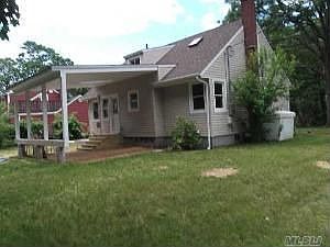 2nd image of 596 Seaford Ave