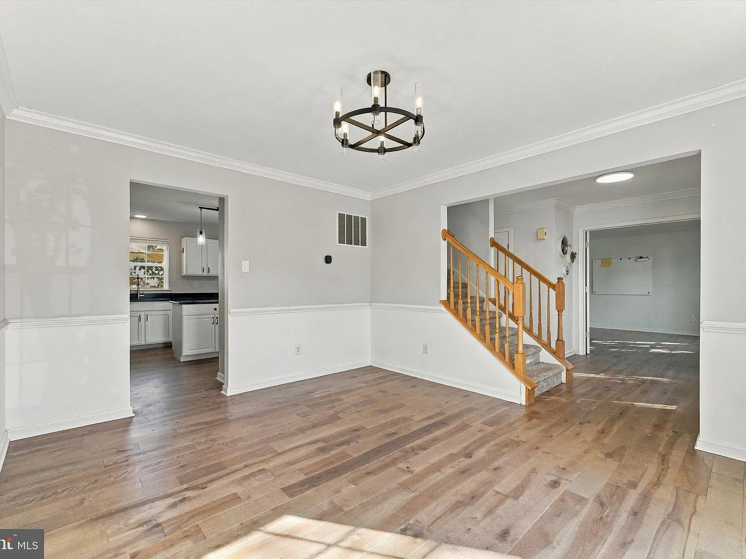 4 bed, 2.5 bath, 1992 sqft, $3,500 — Photo 3