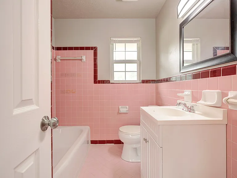1208 Avondale Dr — Photo 11