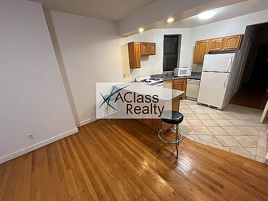 1st image of 20-65 Steinway St #3E
