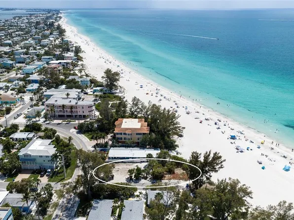 3720 Gulf Dr, Holmes Beach, FL 34217