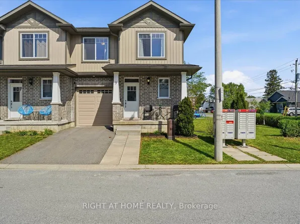 3 Nottingham Ct, Quinte West, ON K8V 0E7